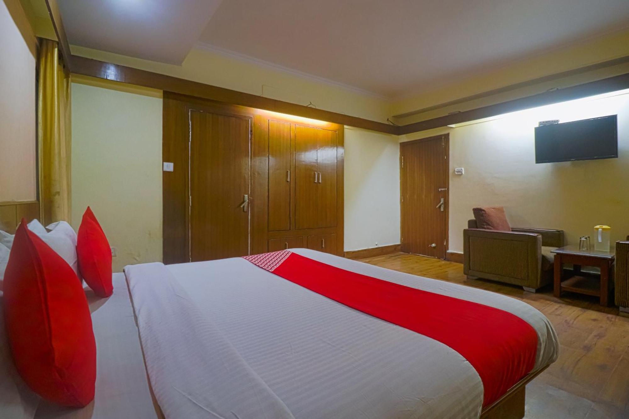 OYO Flagship 82956 Hotel Yadgar Shimla Exterior foto